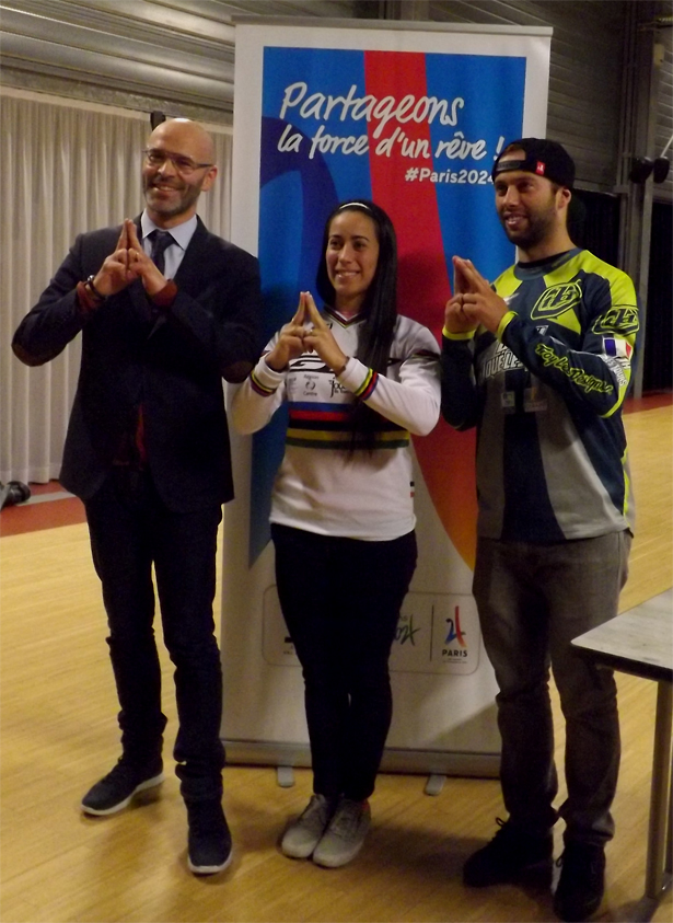 Mohamed-Moulay---Vice-Président-du-Conseil-Régional-Val-de-France-en-charge-des-sports-Vincent-Pelluard-et-marianna-Pajon-(VP120-BMX)