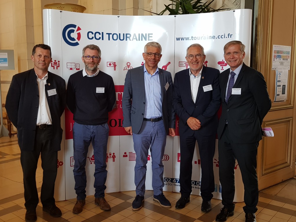 De g. à d.: Laurent Lissy (CMA37), Edouard Guibert (CA37), Philippe Roussy (CCI37), Gérard Vincent (CCI37) et Thibault Coulon (Tours/Tours Métropole)