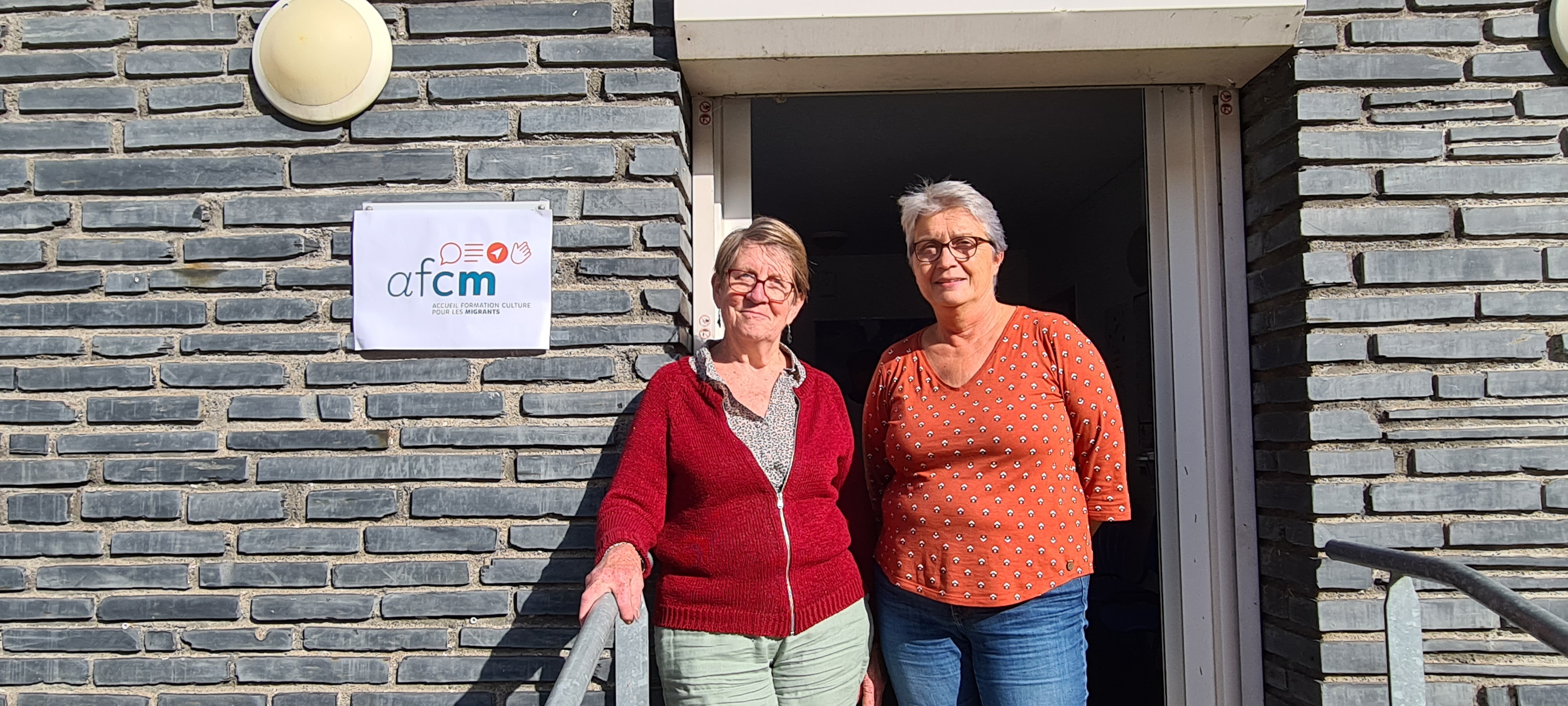 Maïette Deplanque et Hélène Richon, les co-présidentes de l'AFCM, devant leurs locaux dans le quartier du Sanitas