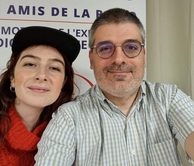 Photo avec la chanteuse Mariotte - Studios de Citéradio - Crédits photo : Guillaume Colombat