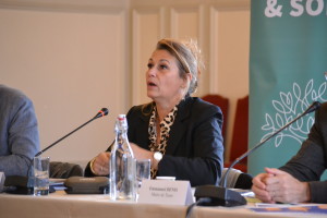 Anne Désiré a présenté la réforme des quartiers pour l'année prochaine, avec pour but d'intensifier la participation des habitants à la vie de la ville.