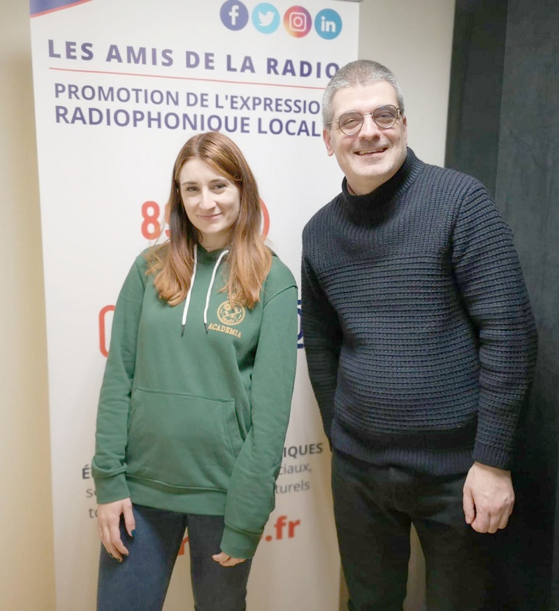 Photo avec Héloïse May - Studios de CITERADIO - Crédits photo : Isabelle Maillochon - 3 février 2023