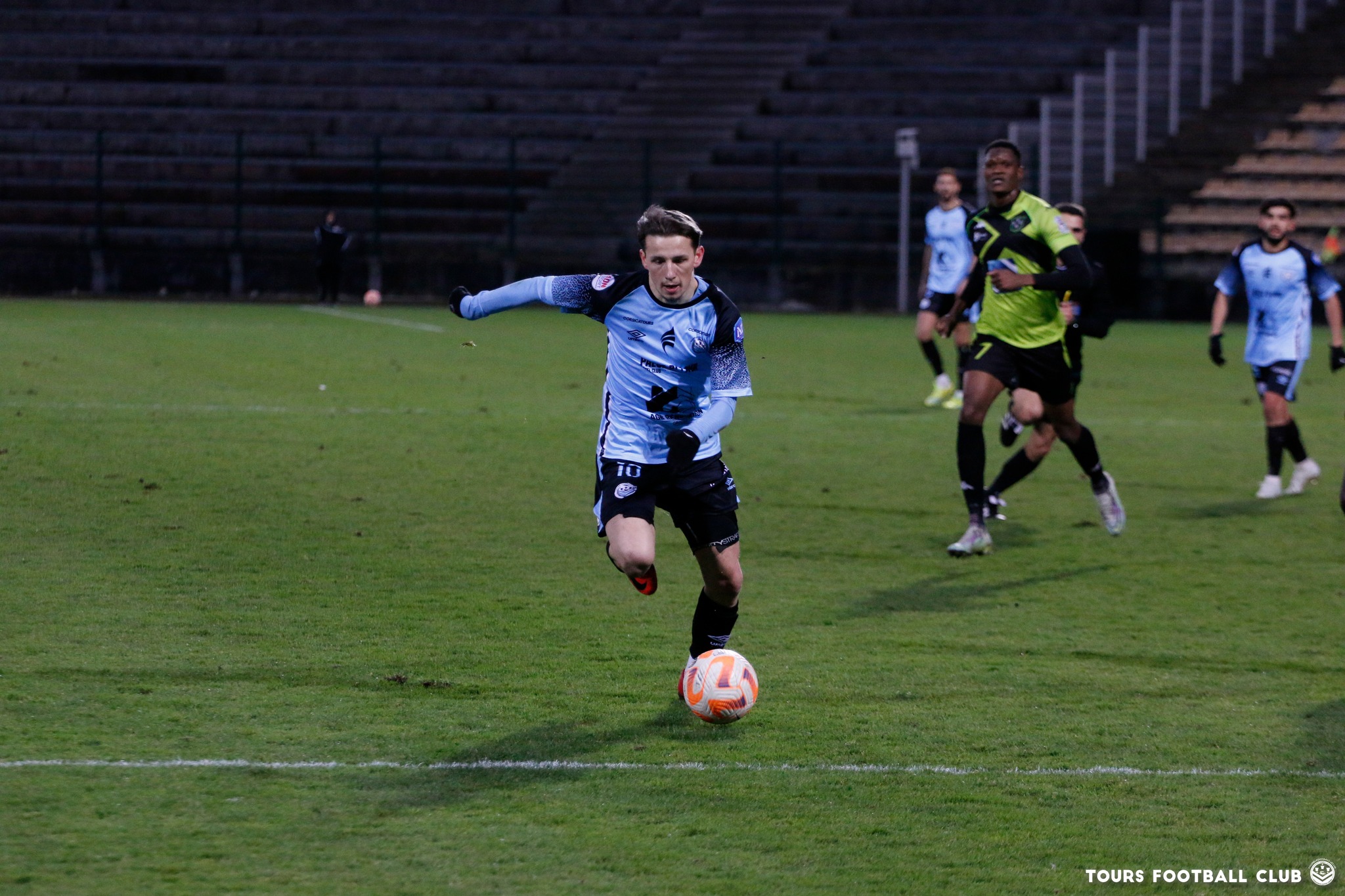 Erwan Gergaud et ses coéquipiers devront se méfier de cette équipe de Saint-Jean-le-Blanc, victorieux face au FC Ouest Tourangeau lors de la dernière journée (photo : Paul Bazoge - Tours FC)