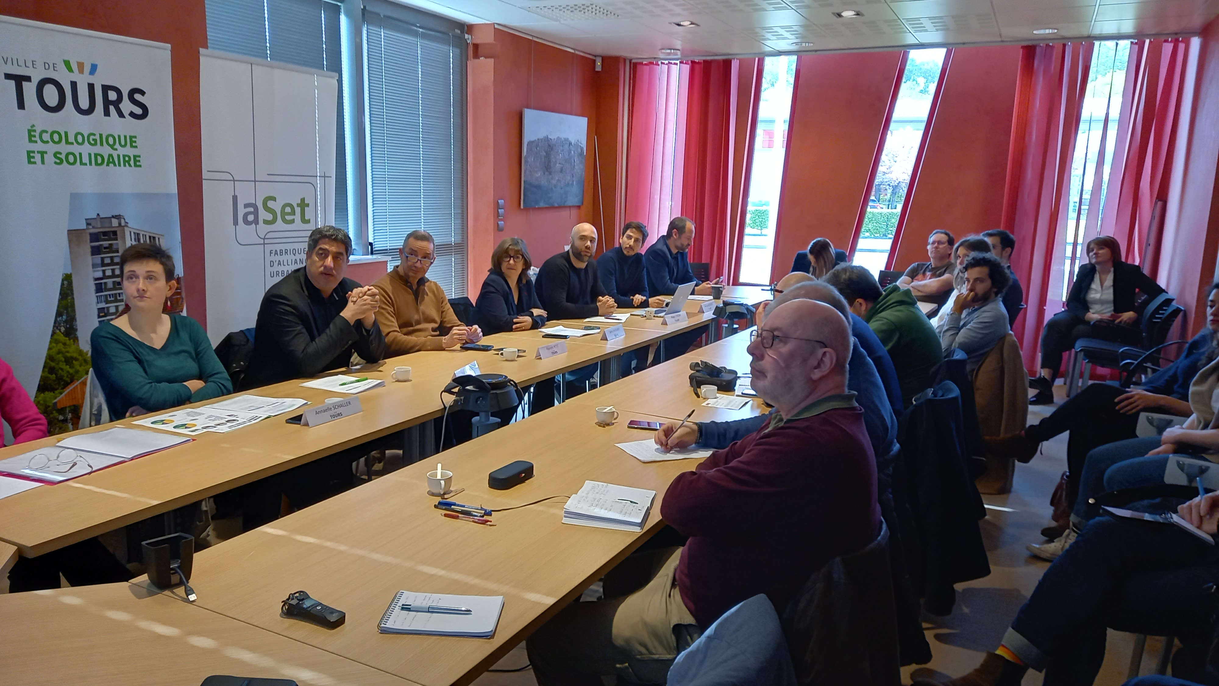 Le projet d'aménagement des commerces de proximité dans le quartier des Deux-Lions a été présenté ce jeudi dans les locaux de la SET. (photo : Benjamin Hermitte - CITERADIO)