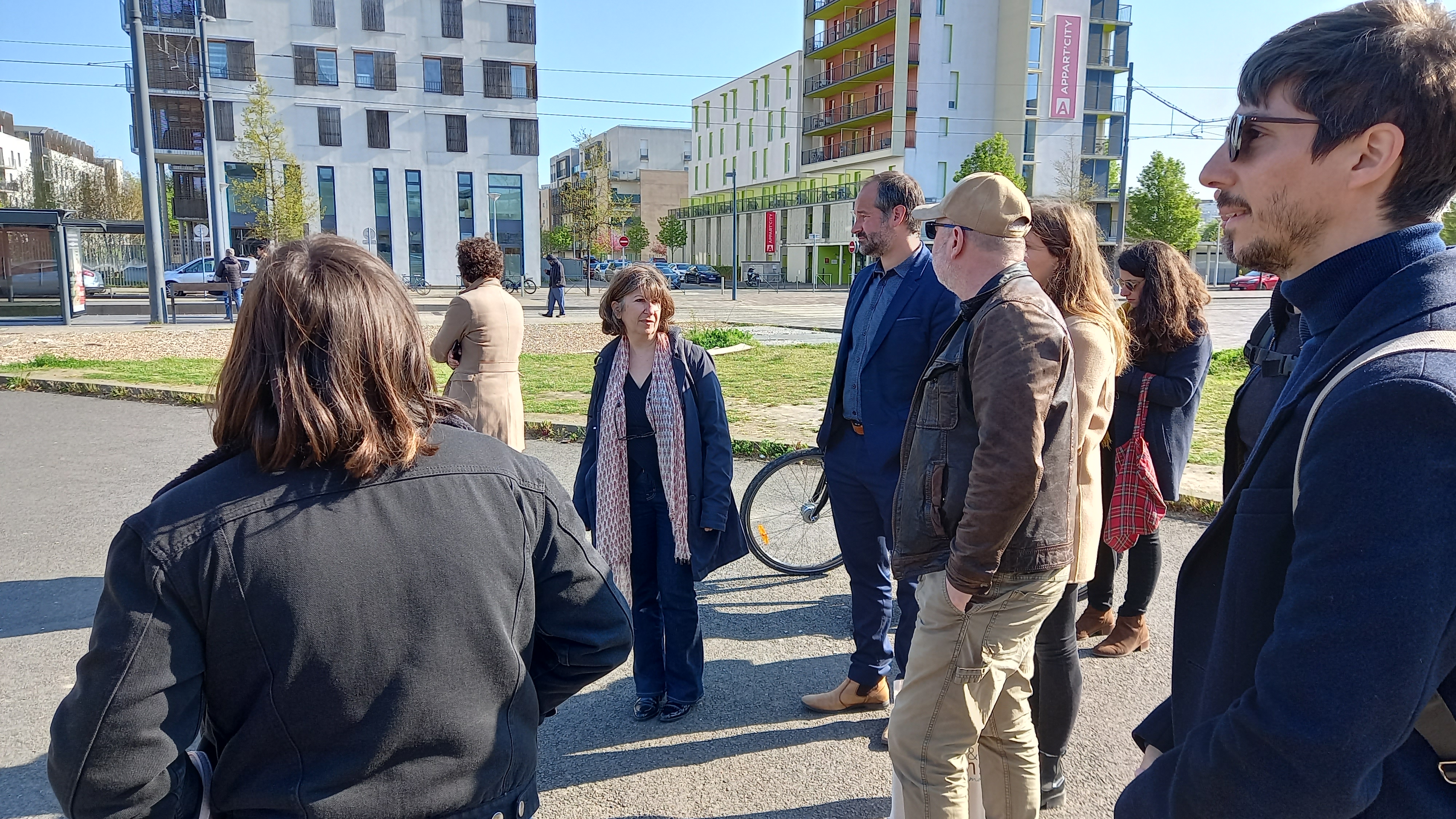 Sur place, les porteurs du projet ont pu détailler le plan d'aménagement et de construction. Ouverture prévue pour l'été 2025 ! (photo : Benjamin Hermitte - CITERADIO)