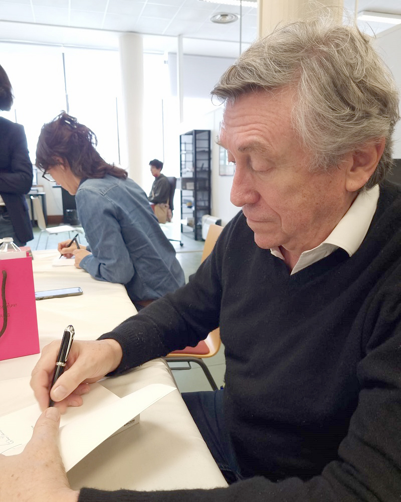 Jacques Legros en dédicace - Crédits photo : Guillaume Colombat - 1er avril 2023