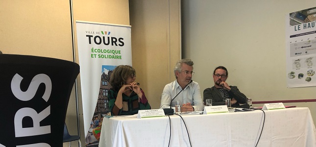 Cathy Savourey (à gauche), Emmanuel Denis (au centre) et Bertrand Renaud (à droite) lors de la Conférence de Presse sur le dévoilement du projet du Haut de la Tranchée.
Photo : Soline Desnot