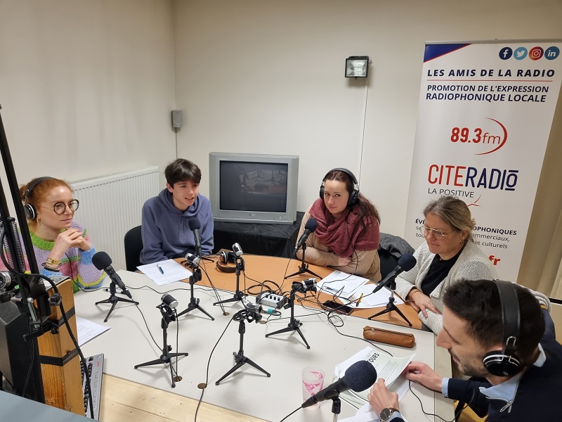 Mathilde Larue, responsable de la halte-garderie des Fontaines, Christelle Sery-Montier, responsable de la crèche des Fontaines et Jérôme Litaudon, coordinateur petite enfance à la ville de Tours