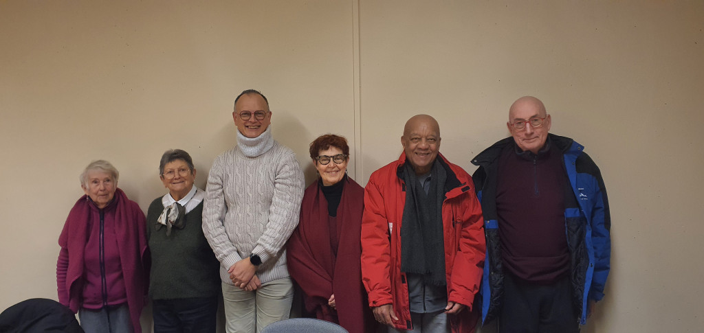 plusieurs membres du comité de quartier des fontaines