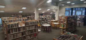 Photo de l'intérieur de la médiathèque