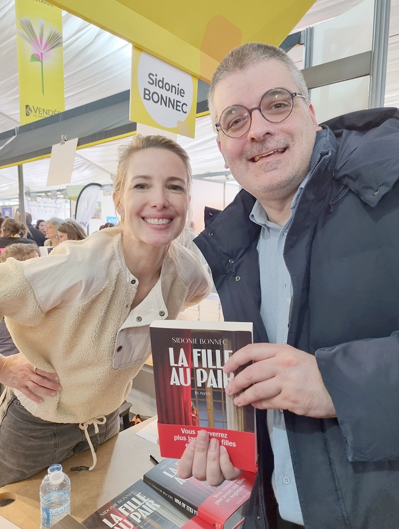 Photo avec Sidonie Bonnec - Printemps du Livre de Montaigu - Crédits photo : Guillaume Colombat - 29 mars 2025