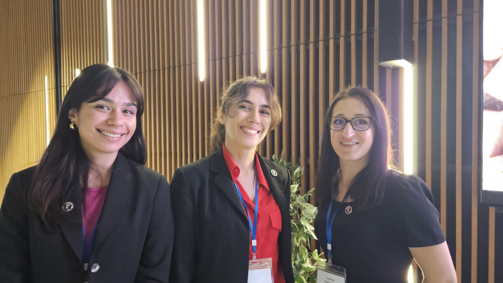 De g. à d. Mia LELUC, Anaïs HERMOUET et Caroline FOUCHARD (crédit-photo Ligaya MORLAND)