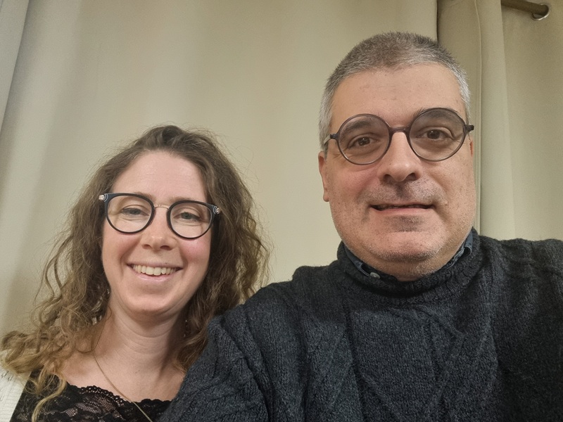 Photo avec Eve Cerisier - Studios de CITERADIO - Crédits photo : Guillaume Colombat - 14 octobre 2025