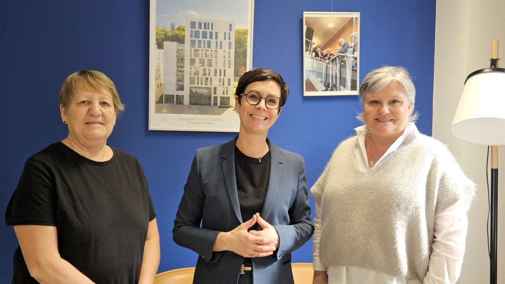 De g. à d. Nathalie PRESSON, Pascale CHARPY et Anne-Sophie TUSZYNSKI (crédit-photo Ligaya MORLAND)