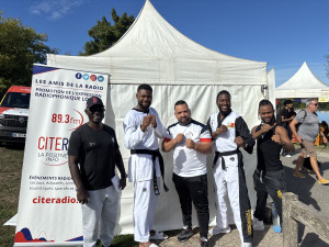 Au milieu Zakariae Mikki, à gauche Yaya Traoré et à droite Mohamed Bayo