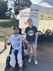 A gauche Thibault adhérent, à droite Maëlle responsable d'antenne